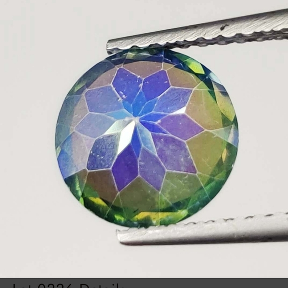 2.24 ct Natural "Sparkling" Beyond Elitism Quartz - Picture 2 of 2